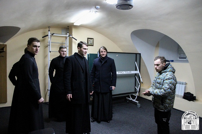 Олімпійський чемпіон Олег Верняєв оцінив спортзал КДА