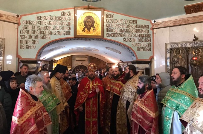 Намісник Десятинного монастиря розповів про чудотворні ікони храму