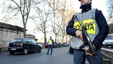 В Риме осквернили памятник охранникам лидера ХДП, убитым марксистами