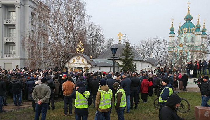 Ходатайство в поддержку Десятинного храма собрало более 20 тысяч подписей