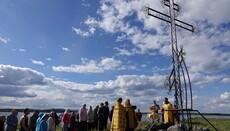 На месте падения Челябинского метеорита установили православный крест