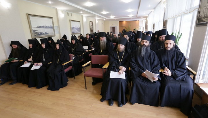 Конференция была посвящена осмыслению суточной деятельности монахов