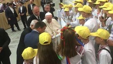 У Ватикані українська делегація передала папі Франциску «Книгу добра»