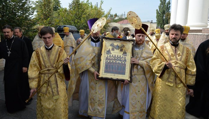 Хресний хід з іконою в честь Херсонських святих