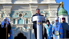 Порошенко: анафема від Росії – визнання особливих заслуг перед Україною