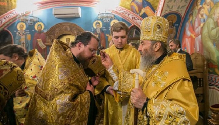 Всенощное бдение было совершено в Свято-Николаевском домовом храме резиденции Предстоятеля УПЦ в Святой Успенской Киево-Печерской лавре.