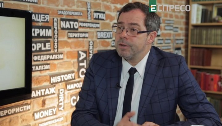 Андрей Юраш в эфире украинского телеканала объясняет, как правильно переходить в ПЦУ.