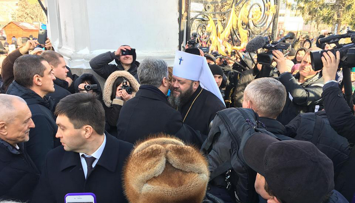 Президент України Петро Порошенко і «митрополит» Михайло Зінкевич