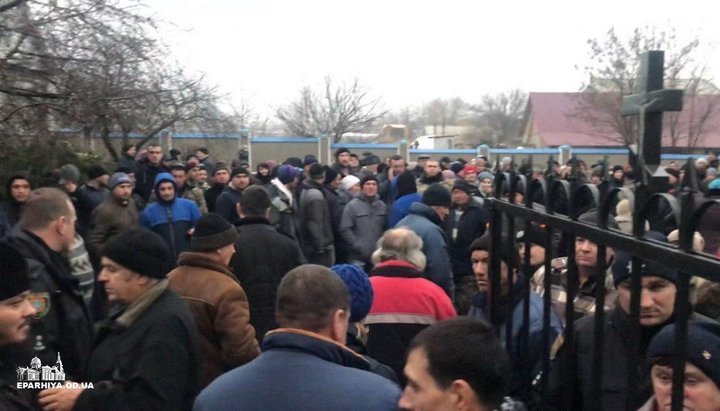 В Саратской райадминистрации иницировали попытку изменения статуса религиозной общины с. Ярославка