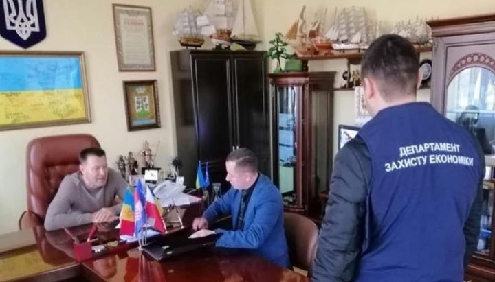 Вручение подозрения мэру