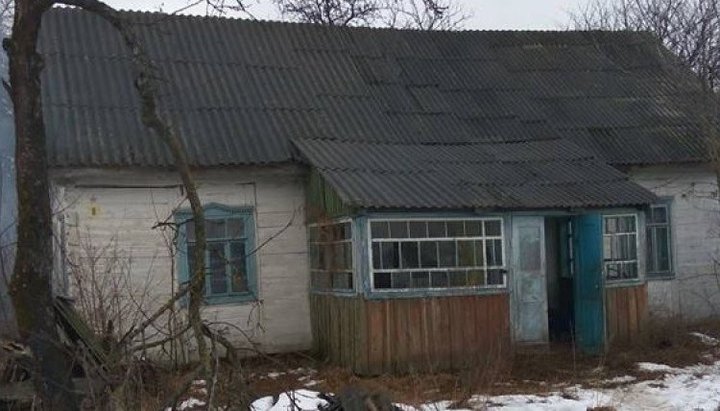 На Волыни верующие УПЦ вынуждены молиться в заброшенных домах