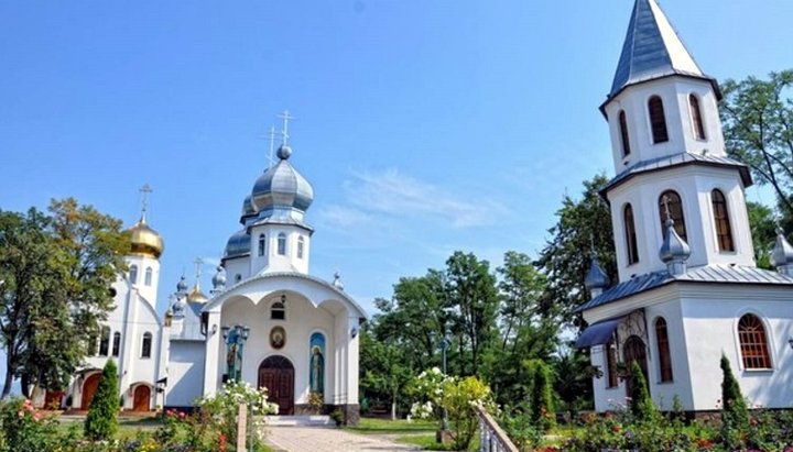Иоанно-Предтеченский женский монастырь в селе Дубровка.