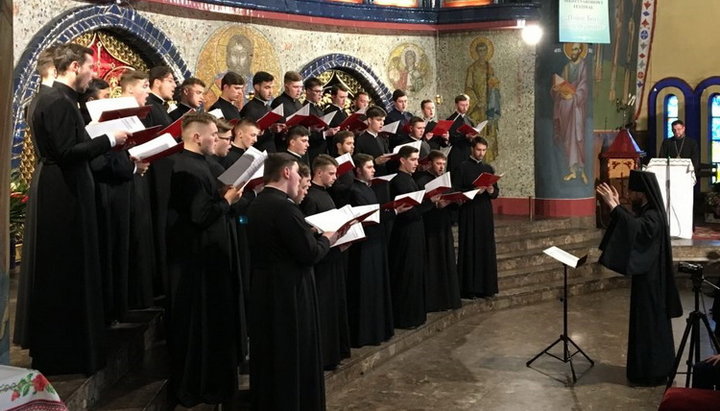 Хор Киевских духовных школ под руководством архимандрита Романа (Подлубняка)