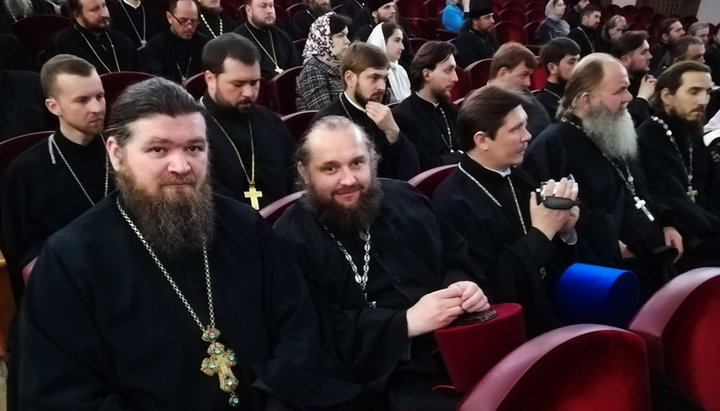 Форум проходит в помещении санатория «Жовтень» и продлится три дня