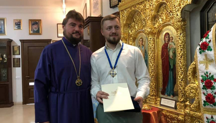 Колишній митрополит УПЦ Олександр (Драбинко) і Богдан Ходаковський – лідер організації «Традиції і Порядок». Фото: Facebook