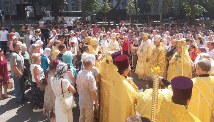 Filaret Denisenko and participants in the “cross procession” of the UOC KP. Photo: