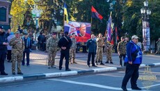«Правый Сектор» устроил провокацию во время богослужения УПЦ в Сумах