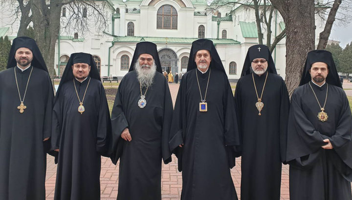 Представители Константинопольского патриархата, принимавшие участие в «Соборе» ПЦУ. Фото: romfea