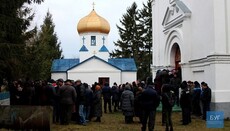 У Мишеві активісти ПЦУ зрізали з храму встановлені поліцією замки