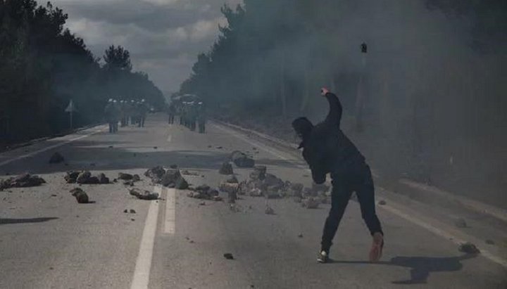 Жителі грецьких островів протестують проти початку будівництва нових центрів для мігрантів. Фото: greekcitytimes.com