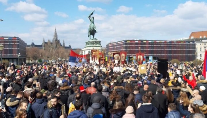 У Відні пройшов хресний хід на підтримку Сербської Православної Церкви