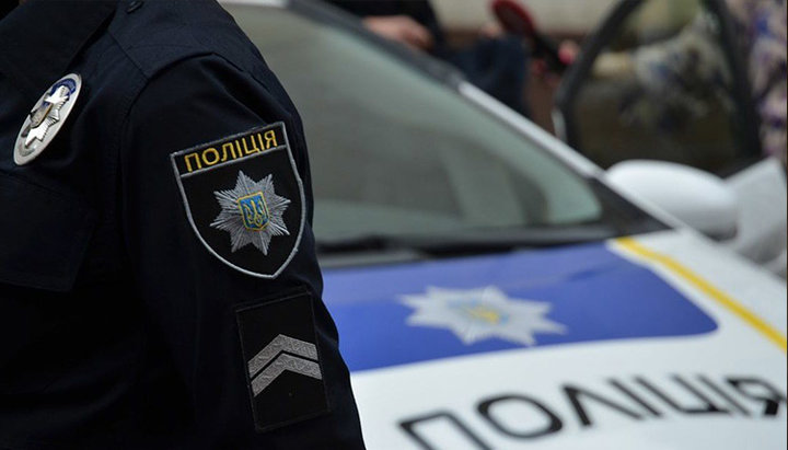 По мнению сотрудников Национальной полиции, постановление Константинопольского патриарха Варфоломея о временном прекращении служб из-за коронавируса распространяется и на УПЦ. Фото: narodna-pravda.ua