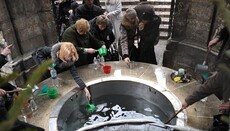 Как с умом распорядиться набранной святой водицей