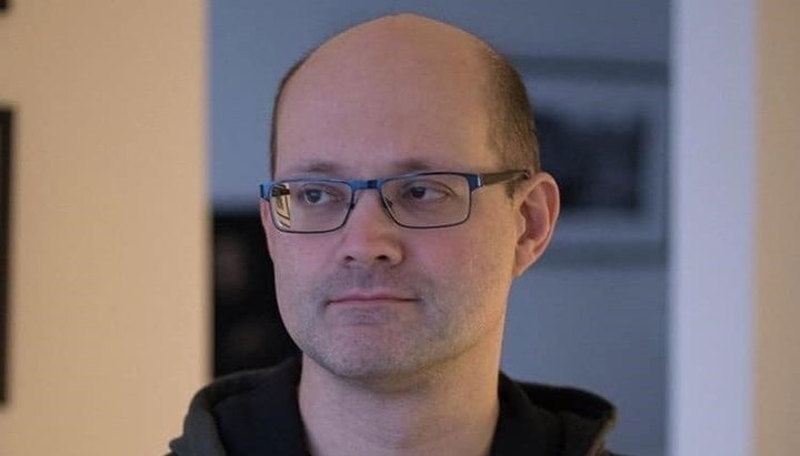 Алексей Кучапин помогал бездомным и сиротам, пытался возвращать отобранные у пенсионеров и инвалидов квартиры, занимался расследованием дел, связанных с экспортом детей. Фото: Facebook/Захария Керстюк