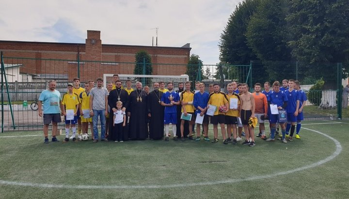 Турнір пройшов на центральному стадіоні м. Хмільник Вінницької області. Фото: eparhia.vinnica.ua