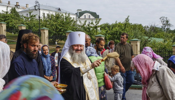 В Киево-Печерской лавре открылась выставка-ярмарка «Медовый Спас». Фото: lavra.ua