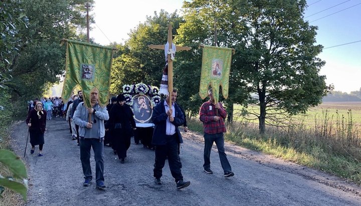Хресний хід на честь «Зіновінської» ікони Божої Матері. Фото: eparhia.vinnica.ua