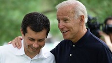 Сенат США впервые утвердил на пост министра открытого гея