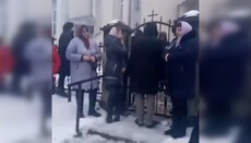 У селі Ділове поліція заблокувала вхід у храм для вірян УПЦ, – ЗМІ