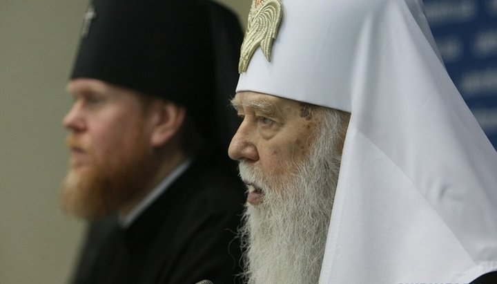 Экс-спикер УПЦ КП Евстратий Зоря и «патриарх» Филарет. Фото: Укринформ