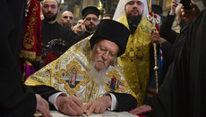 Глава Фанара хочет получить обещанные еще Порошенко святыни УПЦ, - эксперт