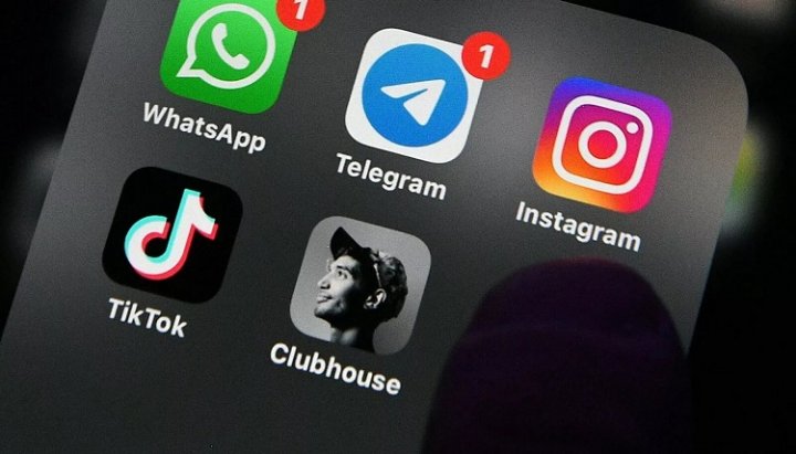 Інтернет-технології спрямовані на заробіток прямою або прихованою рекламою за допомогою маніпулювання і модуляції вибору користувача. Фото: ria.ru