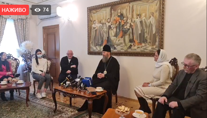 Митрополит Антоній відповів на запитання журналістів про тиск на УПЦ. Фото: скріншот / Центр інформації УПЦ