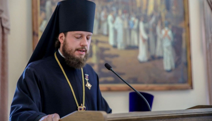 Єпископ Віктор (Коцаба) читає доповідь про автокефалію в Харківській духовній семінарії. Фото: kdais.kiev.ua