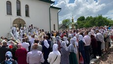 В Гнездычном освятили храм УПЦ, построенный вместо захваченного ПЦУ