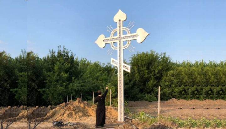 После восстановления крест снова освятили. Фото: facebook.com/Старо-Вінницький-Свято-Миколаївський-Храм
