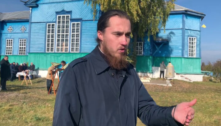 Протоієрей Дмитро Цмокало. Фото: скріншот відео t.me/miryany