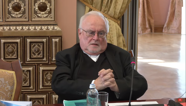 Президент Института экуменических студий УКУ Иван Дацко на конференции в Киеве. Фото: скриншот видео со страницы ЖИВЕ телебачення Zhyve.tv у Facebook.