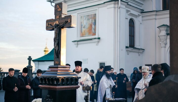 Заупокойная лития по Блаженнейшему Митрополиту Владимиру. Фото: kdais.kiev.ua