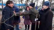 В Сети опубликовали видео драки между представителями ПЦУ и УПЦ КП