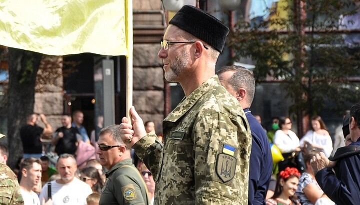 Зі зброєю та люттю: мусульмани включилися в інфокампанію з «вторгнення РФ»