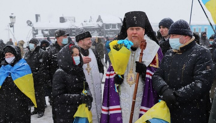 Евстратий Зоря разглядел правильные цвета в изображении Оранты. Фото: facebook.com/cg.gov.ua