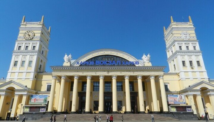 Комендантский час в Харькове продлится 18 часов. Фото: vgorode.ua