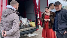 Верующие УПЦ из Острицы ежедневно кормят беженцев в Черновицкой области