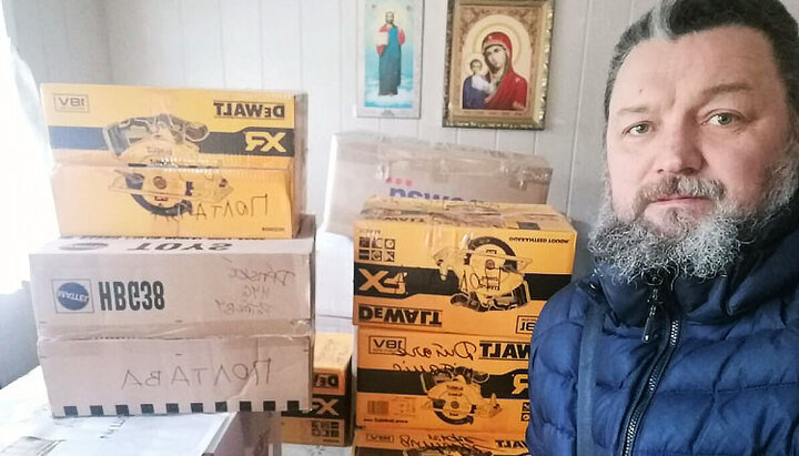 В Полтавской епархии УПЦ поблагодарили чешских волонтеров за гумпомощь. Фото: pravoslavie.poltava.ua