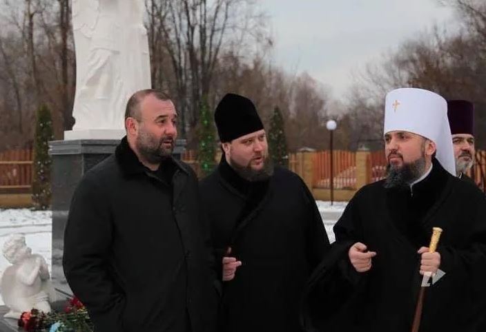 Меценат ПЦУ потрапив у скандал із нападом на журналістів у Дніпрі